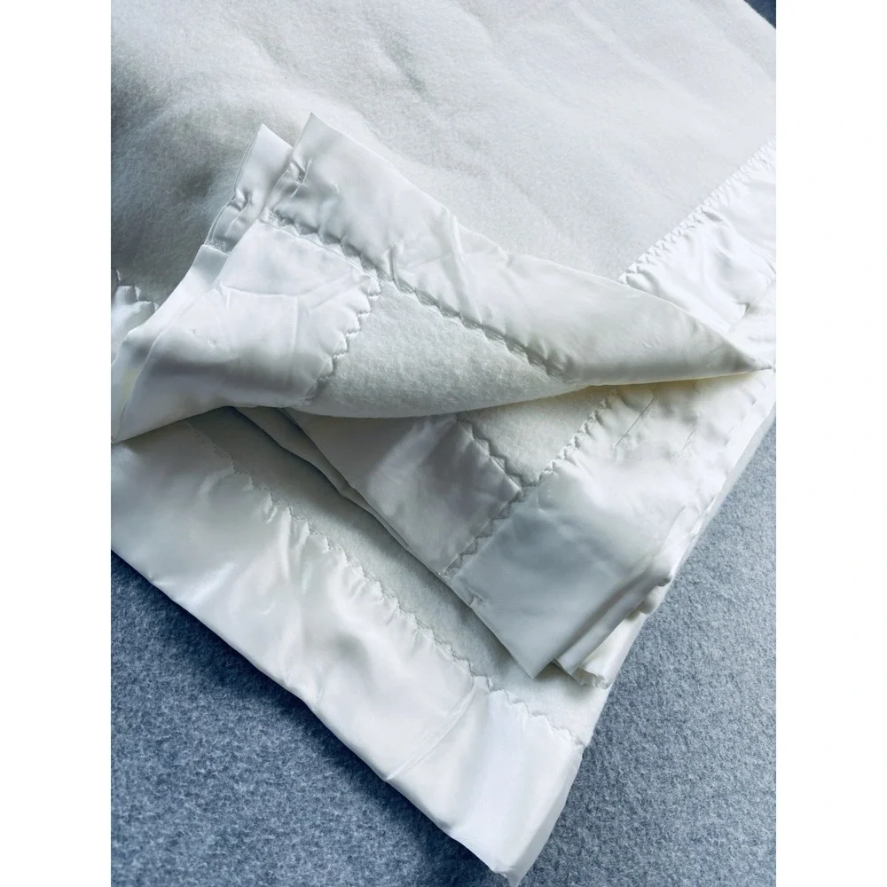 Fieldcrest Acrylic Blanket Satin Trim White Made In USA - King Size - Vintage